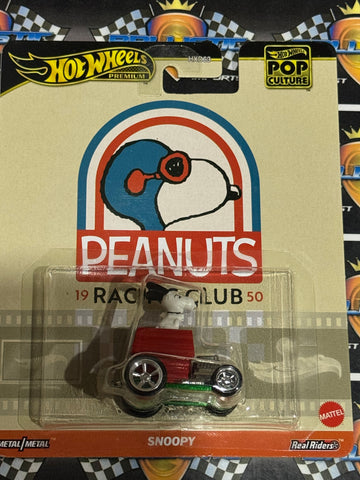 HW - POP Culture - Snoopy Mobile on real riders!